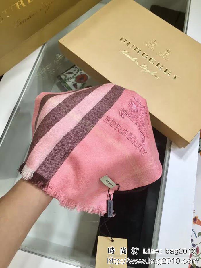 BURBERRY巴寶莉經典格 鑽石紋羊毛圍巾  LLWJ6839